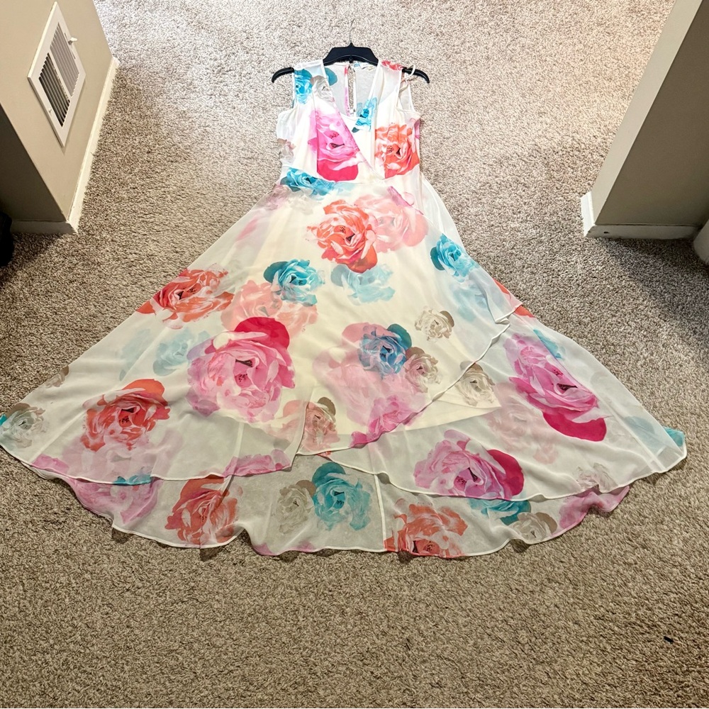 Beautiful Calvin Klein Chiffon Floral Dress